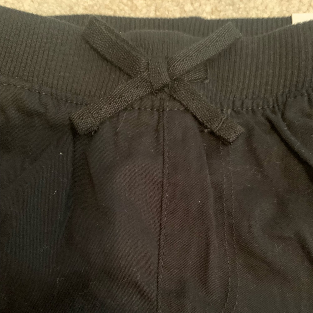 NWT The Children’s Place kids black shorts. Size 5T. - Picture 3 of 6